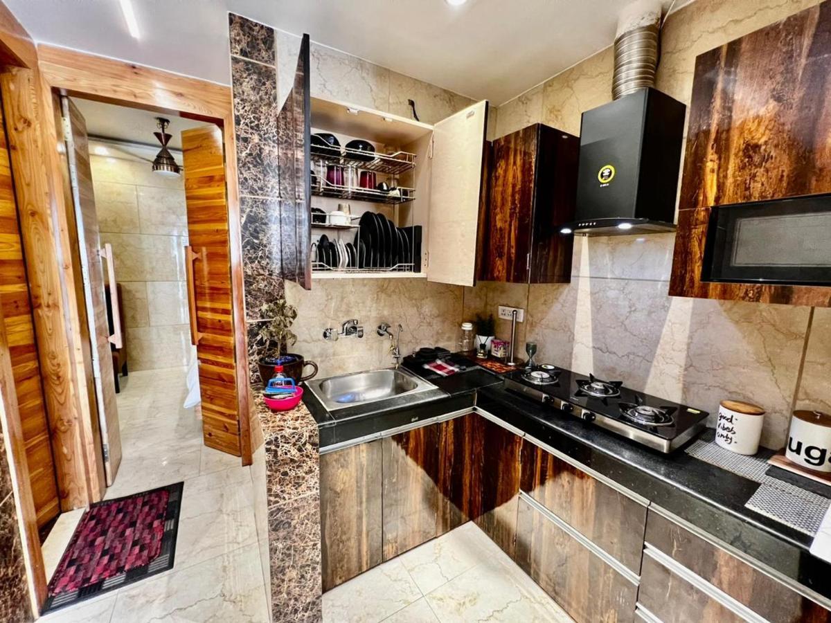 Divine Studios Rajouri Garden New Delhi Buitenkant foto