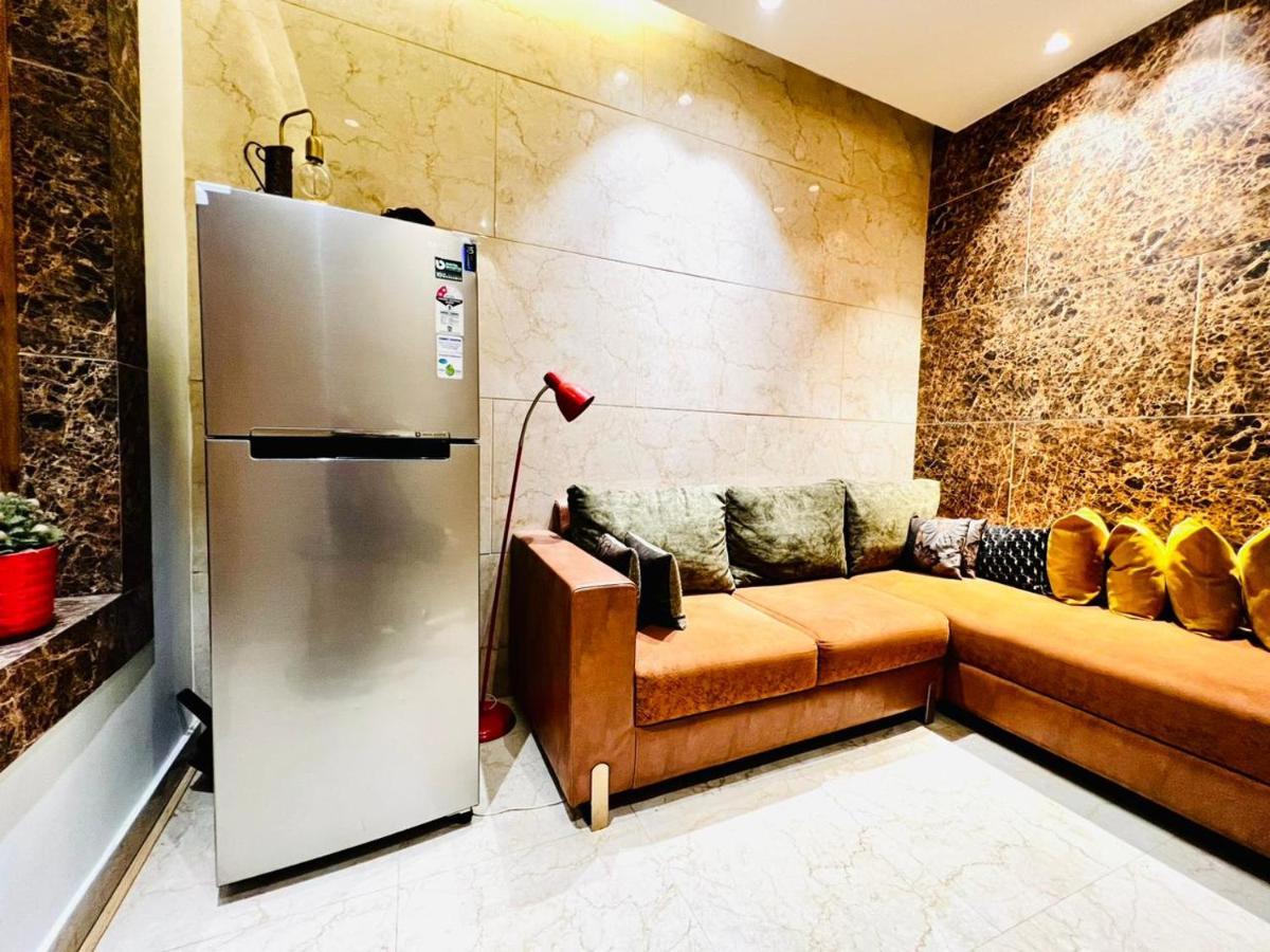 Divine Studios Rajouri Garden New Delhi Buitenkant foto