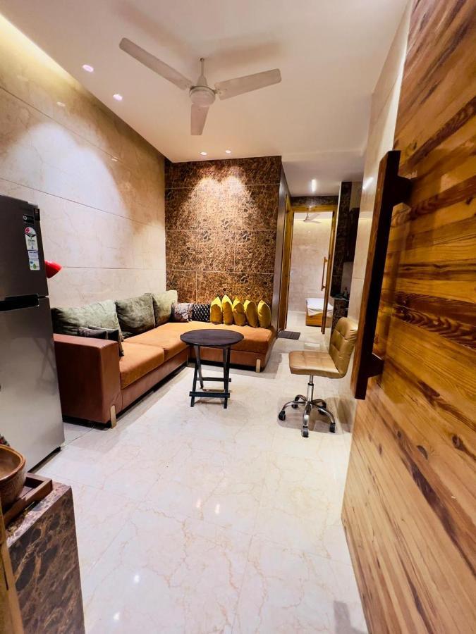 Divine Studios Rajouri Garden New Delhi Buitenkant foto