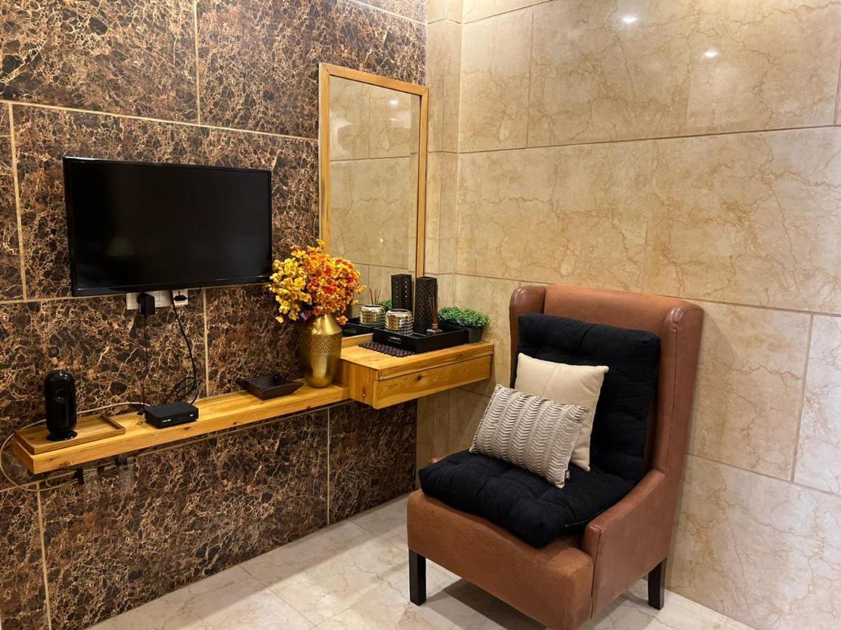 Divine Studios Rajouri Garden New Delhi Buitenkant foto