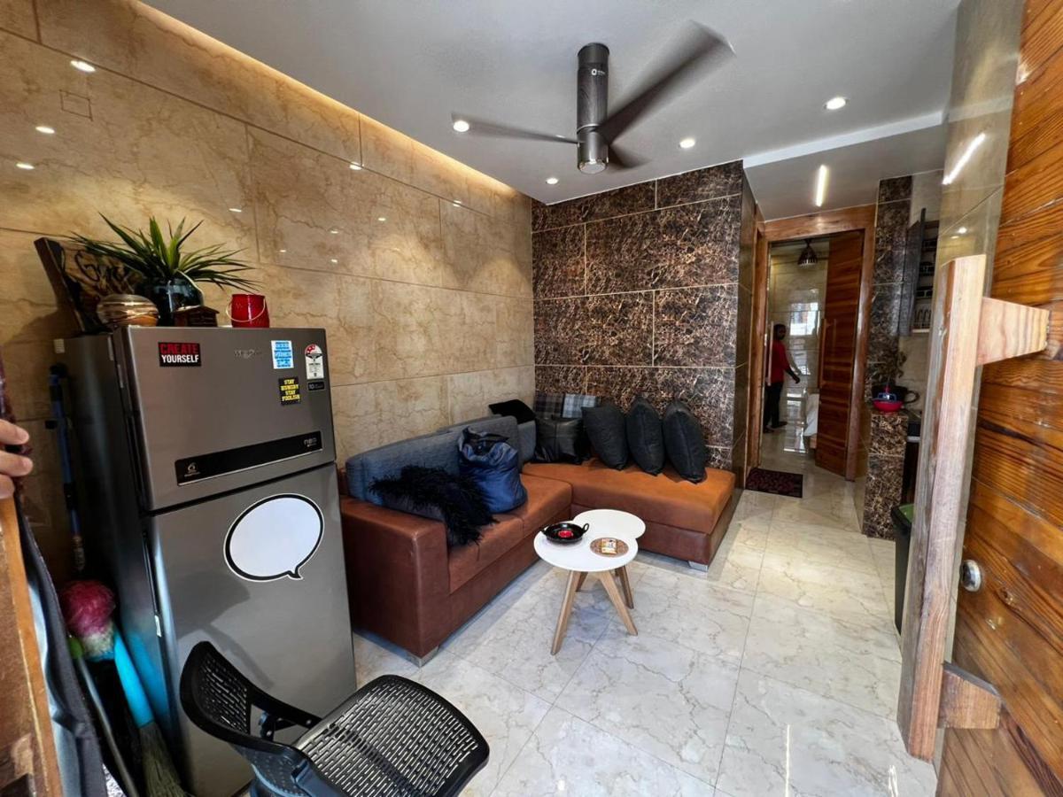 Divine Studios Rajouri Garden New Delhi Buitenkant foto