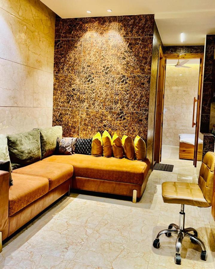 Divine Studios Rajouri Garden New Delhi Buitenkant foto