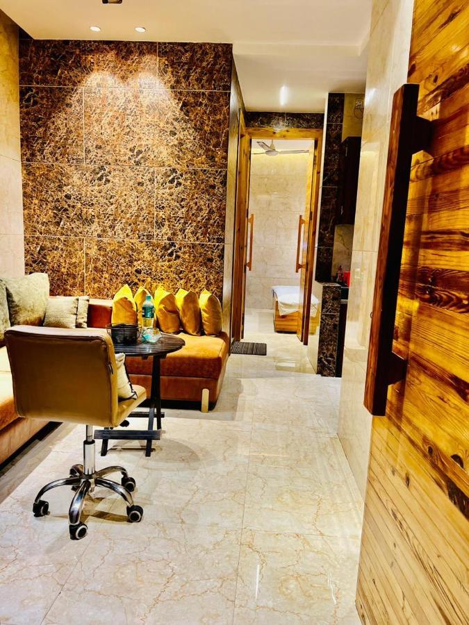 Divine Studios Rajouri Garden New Delhi Buitenkant foto