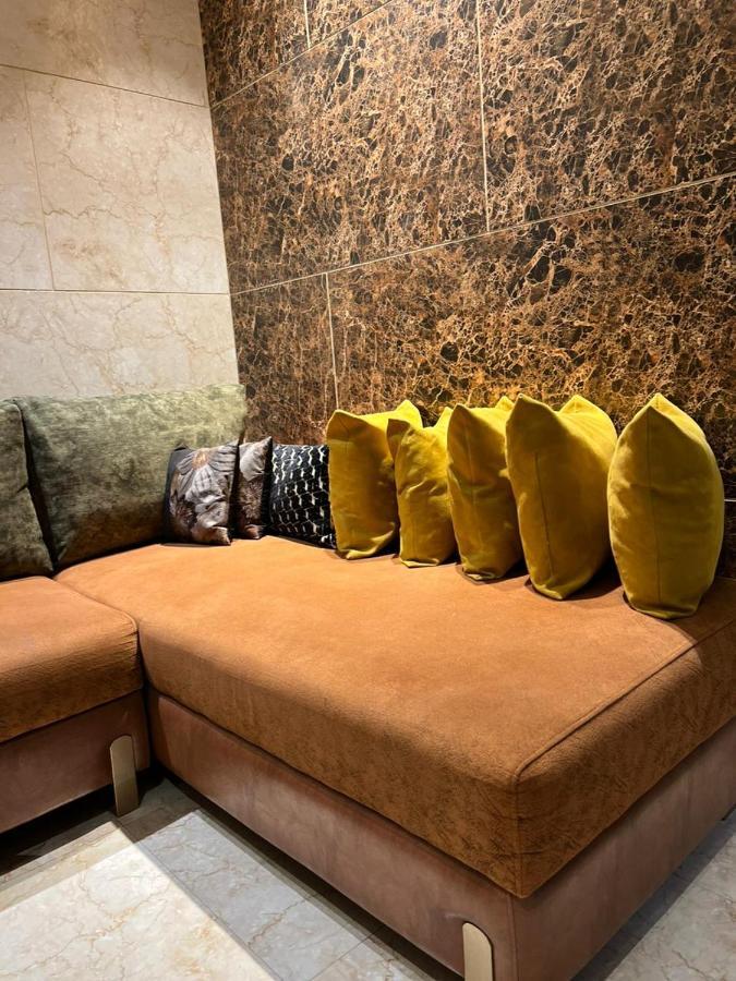 Divine Studios Rajouri Garden New Delhi Buitenkant foto