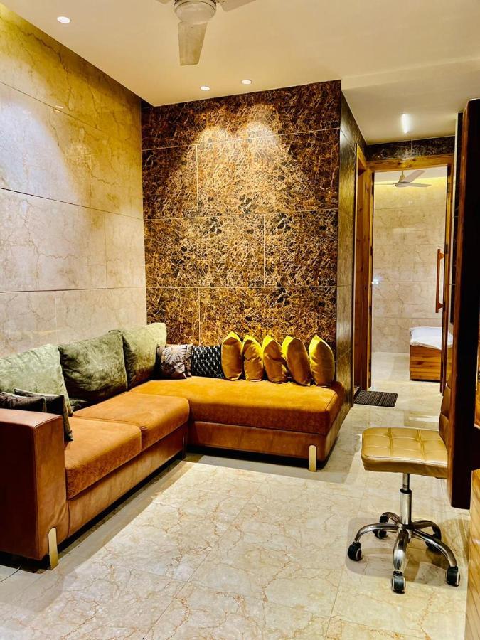 Divine Studios Rajouri Garden New Delhi Buitenkant foto