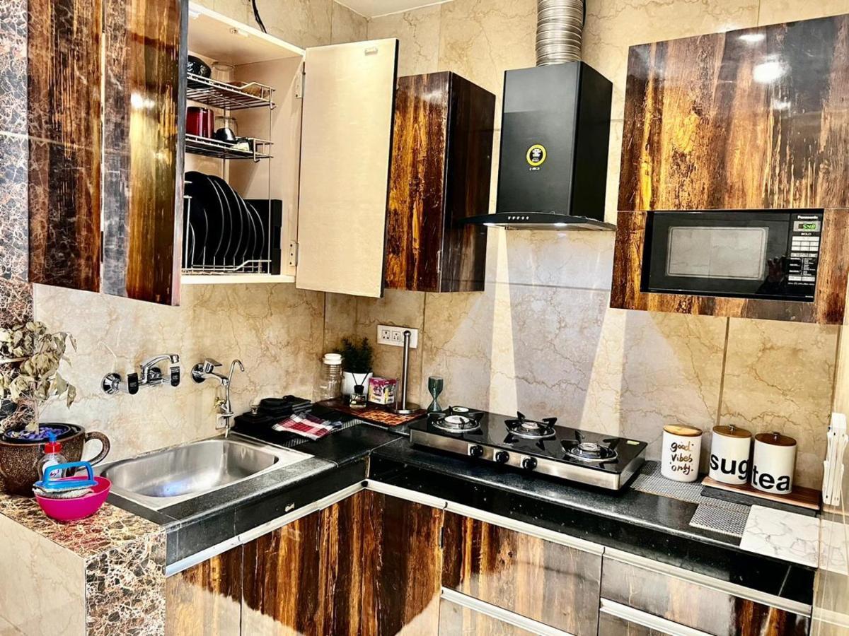 Divine Studios Rajouri Garden New Delhi Buitenkant foto